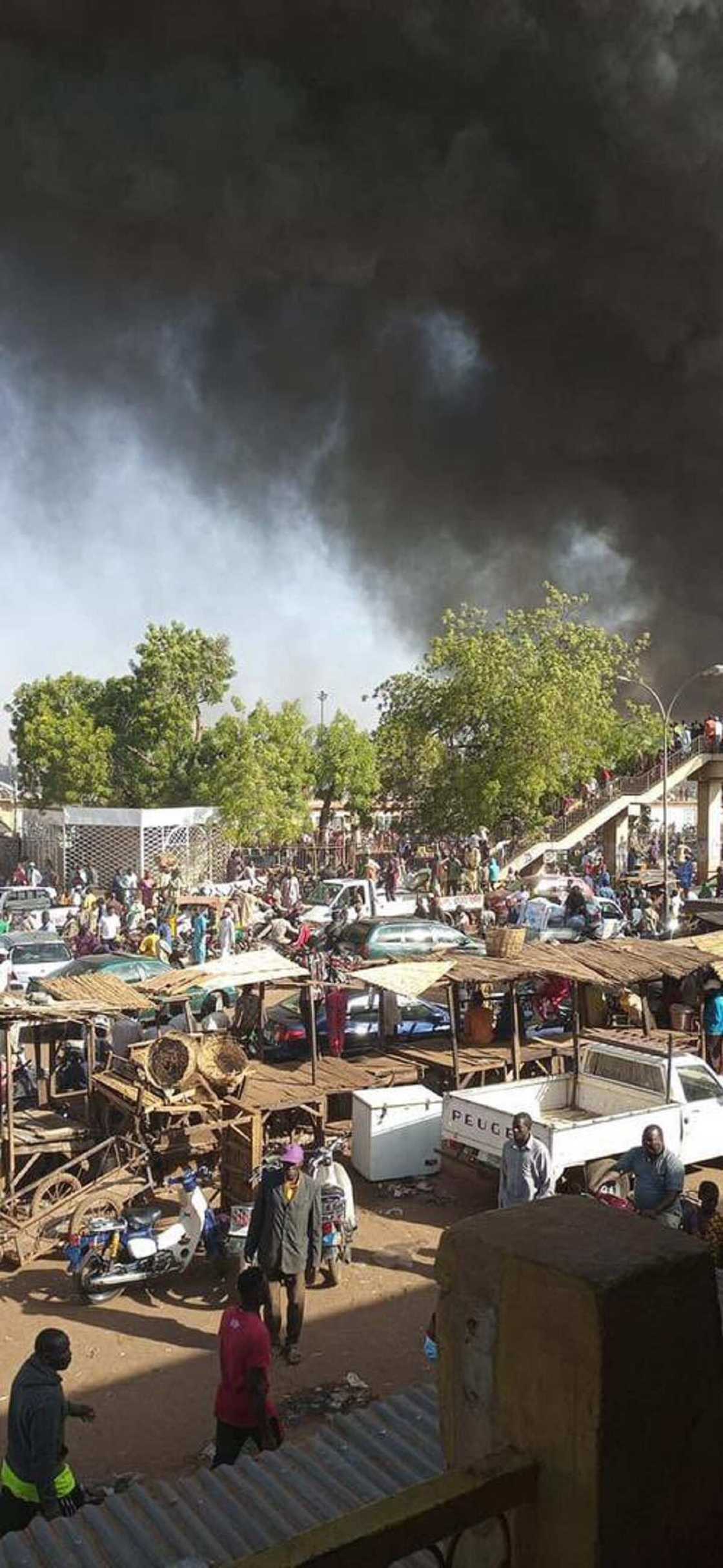 Bidiyo da Hotuna: Gobara ta tashi a babbar kasuwar Sokoto