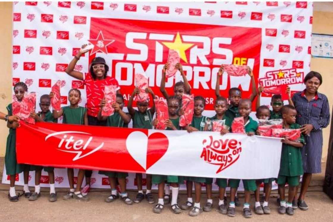 Children’s Day 2022: itel Donates Libraries, School Books and Other Educational Items to Students in Lagos