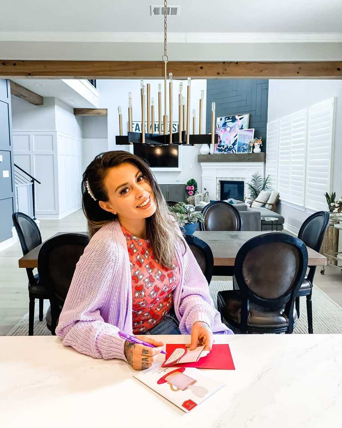 Sheila Hafsadi Sheila Hafsadi