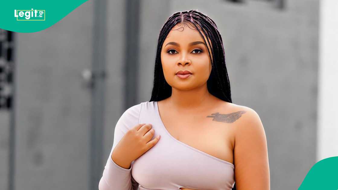 Bimbo Ademoye's mother visit her on movie location, video trends Bimbo Ademoye's mother visit her on movie location, video trends