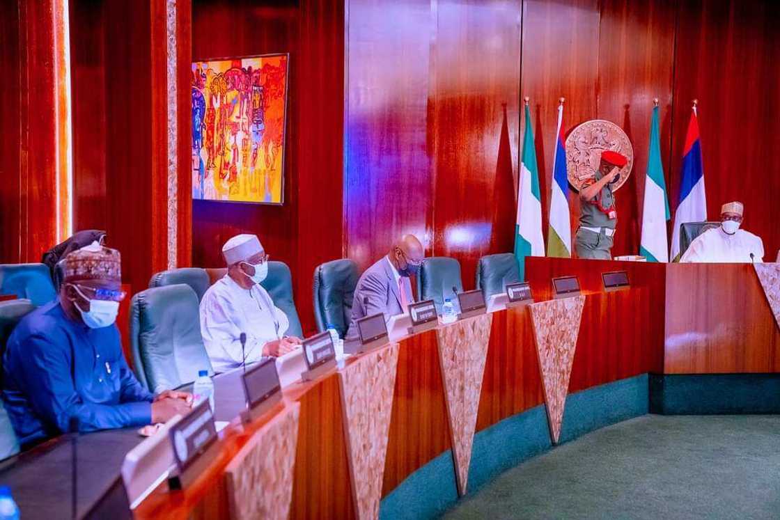 Taron Buhari da gwamnonin APC. Taron Buhari da gwamnonin APC.