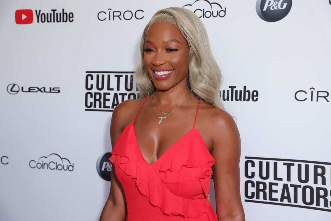 Cari Champion Cari Champion