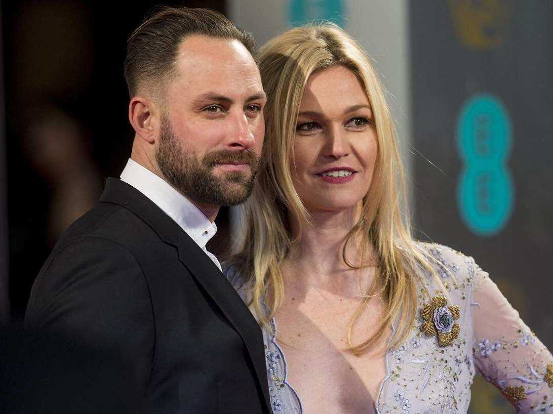 Julia Stiles husband