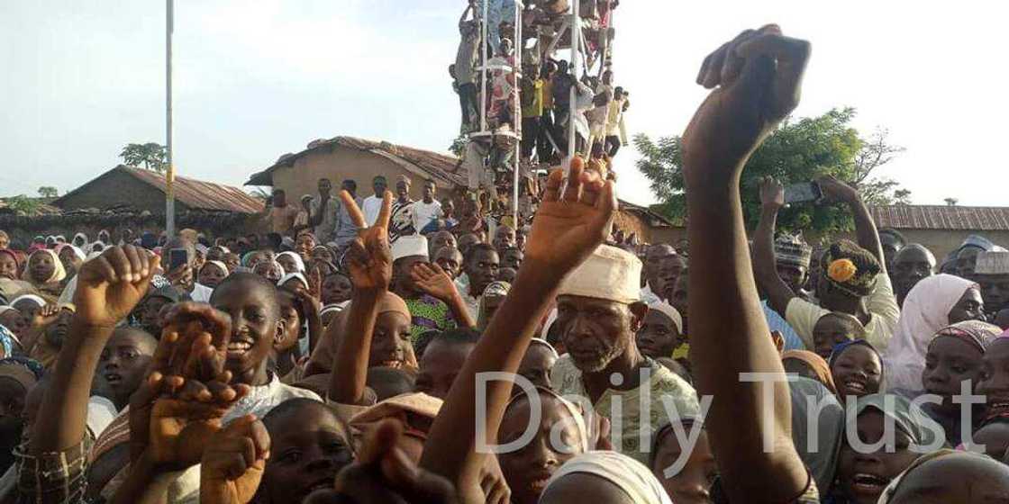 Mutanen Kajuru sun ɓarke da murna Mutanen Kajuru sun ɓarke da murna