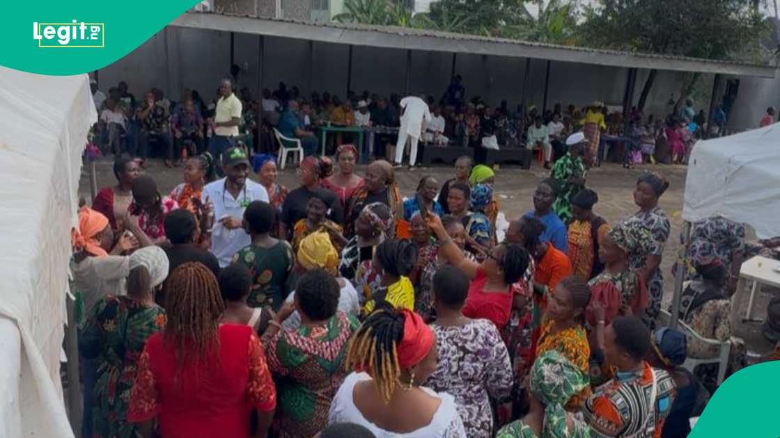 Mike Ikoku, 2027 general elections, Imo State, Hope Uzodinma, philanthropist, community empowerment, Easter festivities, economic development, Obinocha village, funding initiatives Mike Ikoku, 2027 general elections, Imo State, Hope Uzodinma, philanthropist, community empowerment, Easter festivities, economic development, Obinocha village, funding initiatives