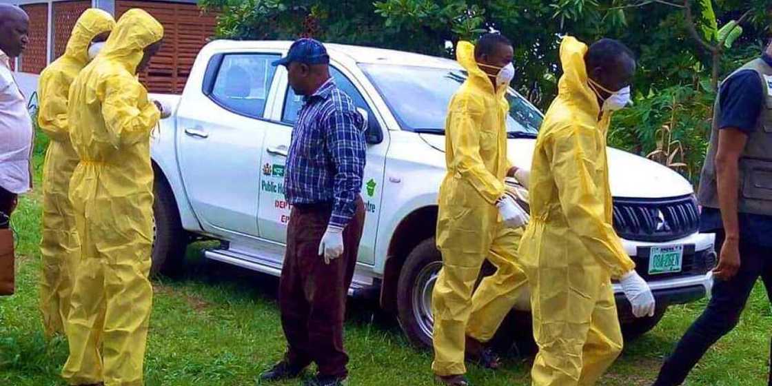 Sabuwar annoba ta kashe ma’aikatan lafiya uku da marar lafiya a asibitin 44 na Kaduna. Sabuwar annoba ta kashe ma’aikatan lafiya uku da marar lafiya a asibitin 44 na Kaduna.