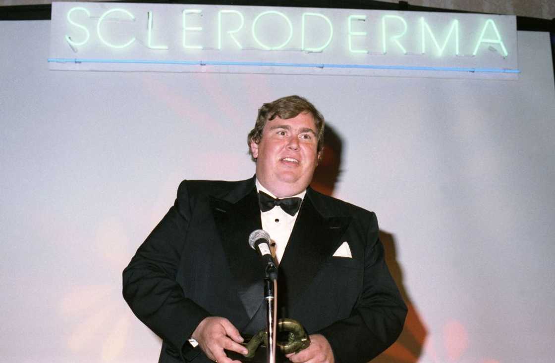John Candy at an award ceremony