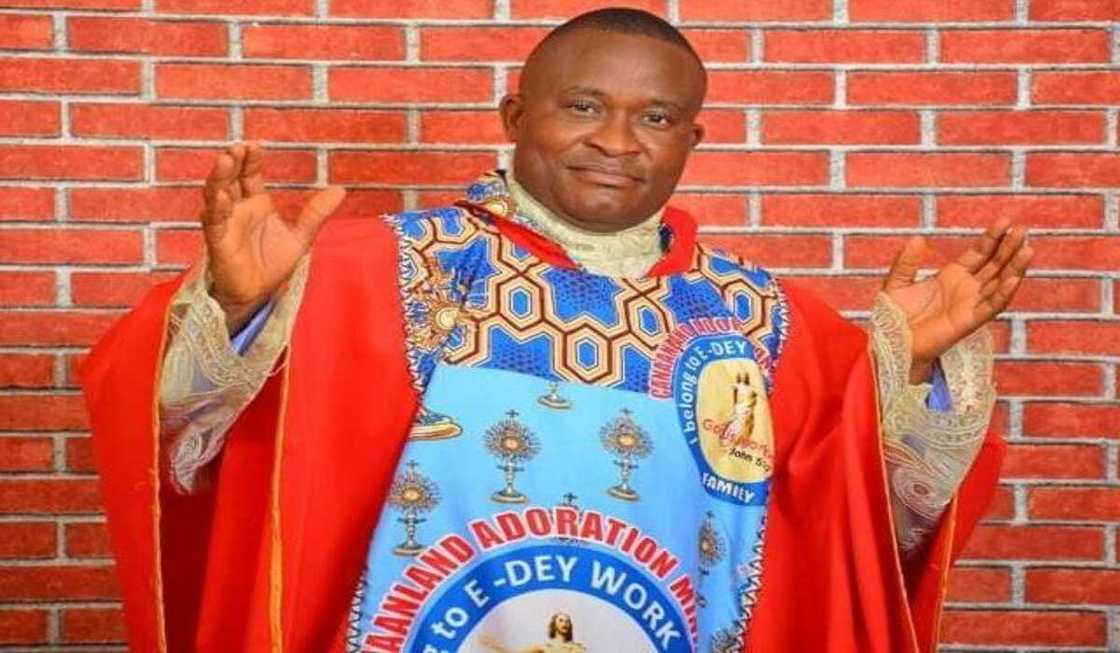 Magnus Ebere ya nemi a tsige shugaban INEC Magnus Ebere ya nemi a tsige shugaban INEC