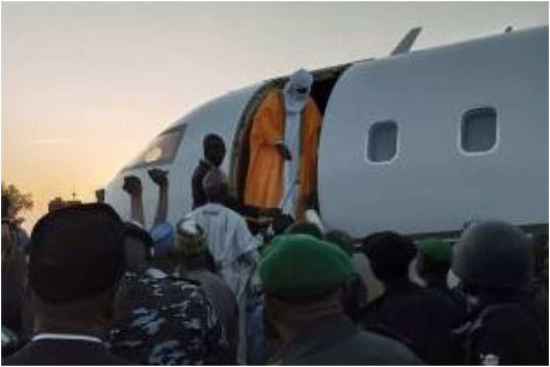 Martanin yan Najeriya kan tsige tsohon sarkin Kano Sanusi Martanin yan Najeriya kan tsige tsohon sarkin Kano Sanusi