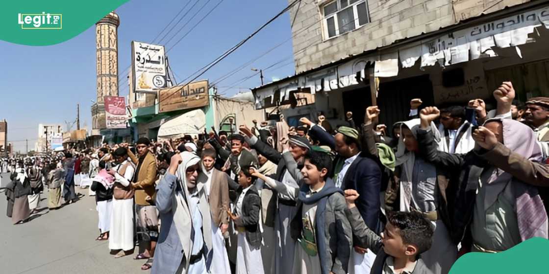 Houthis launch missiles as US strikes kill dozens Houthis launch missiles as US strikes kill dozens