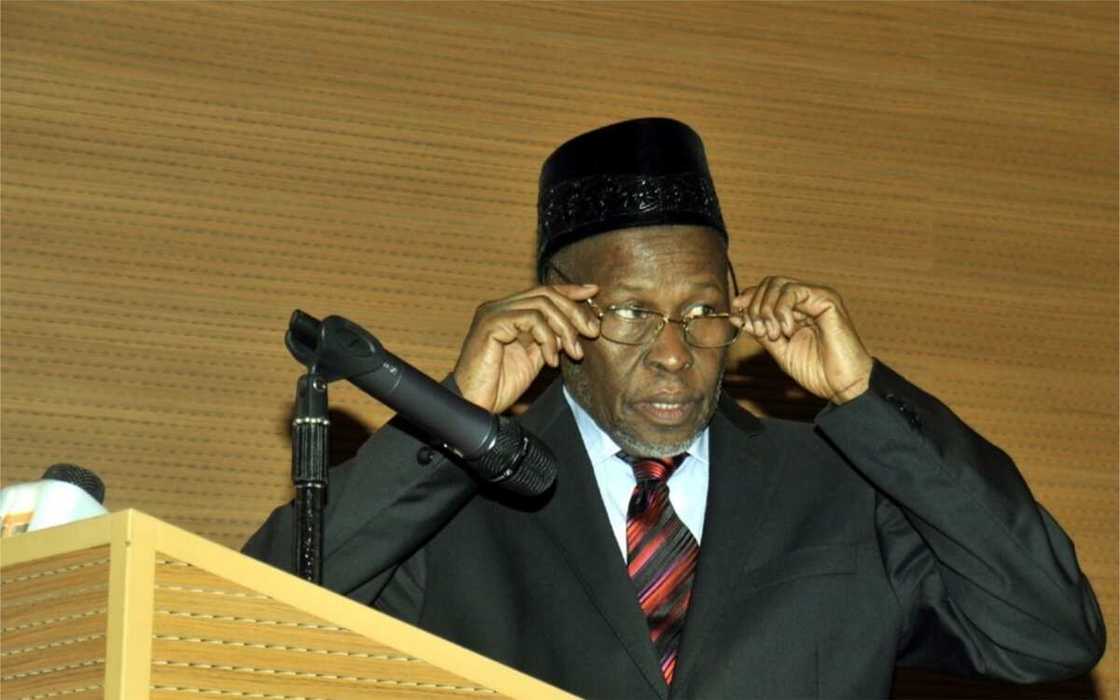 CJN Tanko ya yi kiran gaggawa ga wasu alkalai 6 kan hukuncin da suka zartar a rikicin PDP CJN Tanko ya yi kiran gaggawa ga wasu alkalai 6 kan hukuncin da suka zartar a rikicin PDP