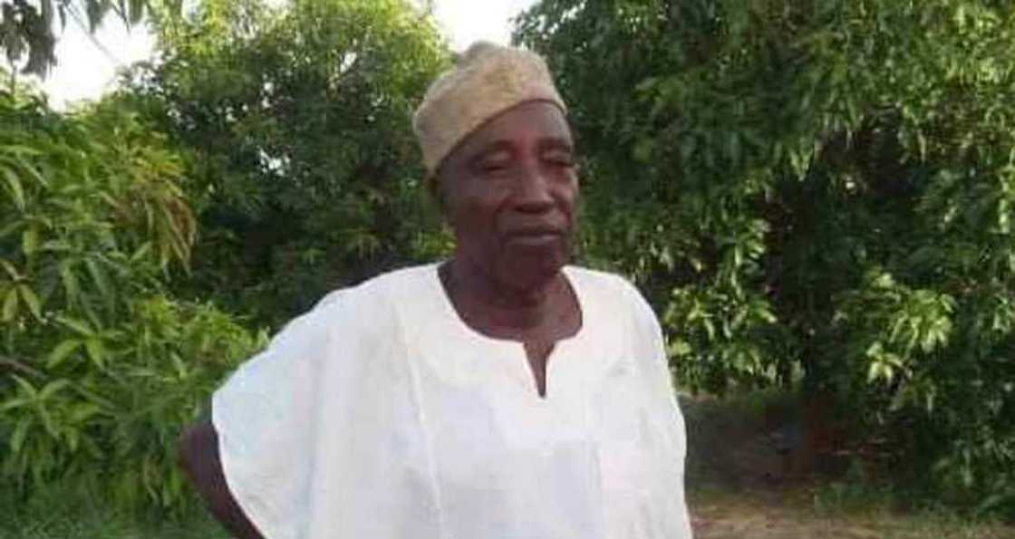 Dandazon masu bin gwamnati bashin kudi sun hana Saba Nanono shiga ofis a Abuja Dandazon masu bin gwamnati bashin kudi sun hana Saba Nanono shiga ofis a Abuja