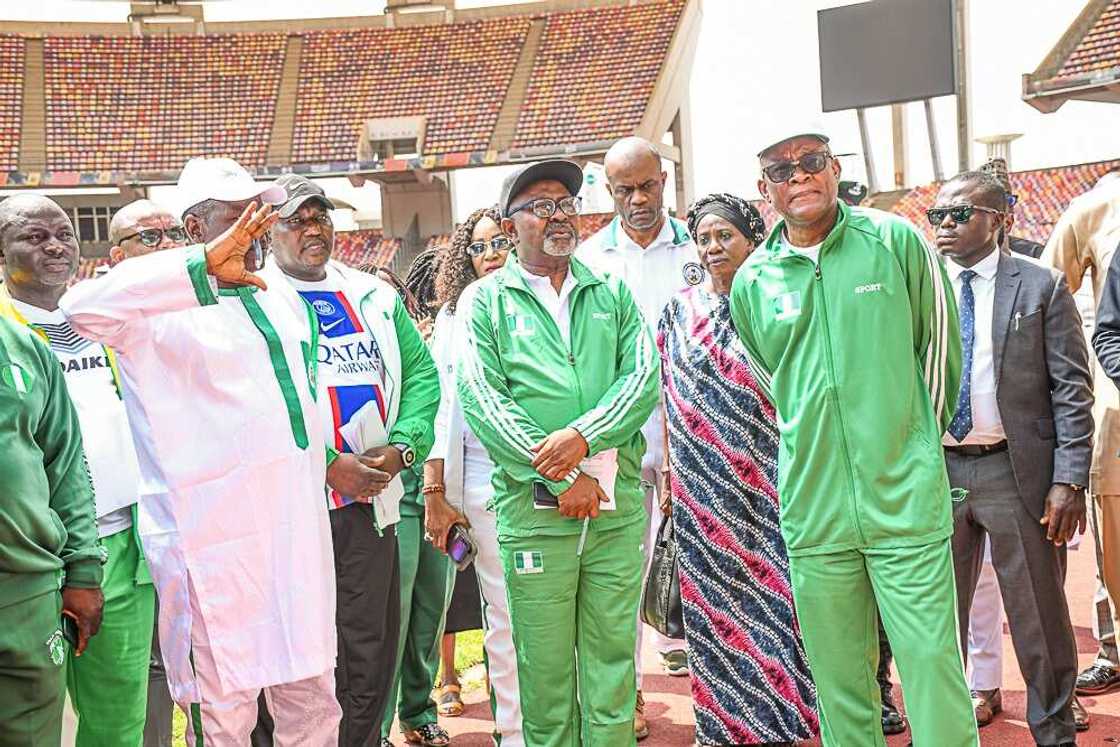 Ministan wasanni ya koma filin wasa da zama a Abuja Ministan wasanni ya koma filin wasa da zama a Abuja