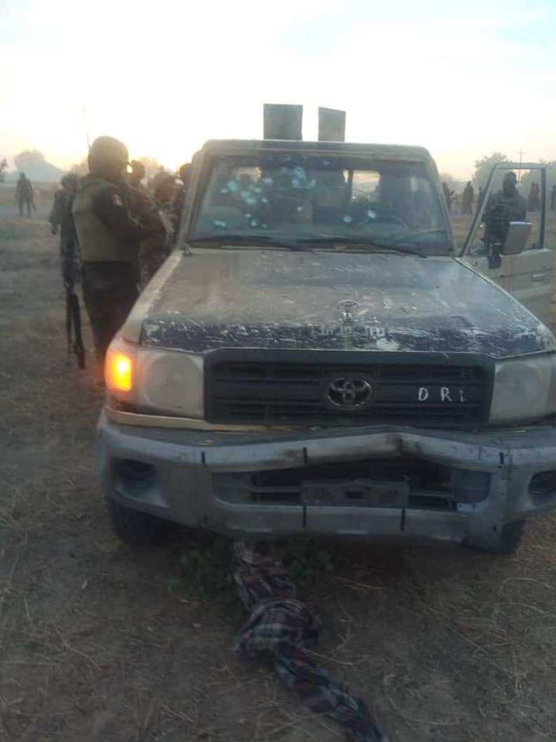 Nasrun mina llah: Sojoji sun ragargarji yan Boko Haram a Buni Yadi (Hotuna) Nasrun mina llah: Sojoji sun ragargarji yan Boko Haram a Buni Yadi (Hotuna)