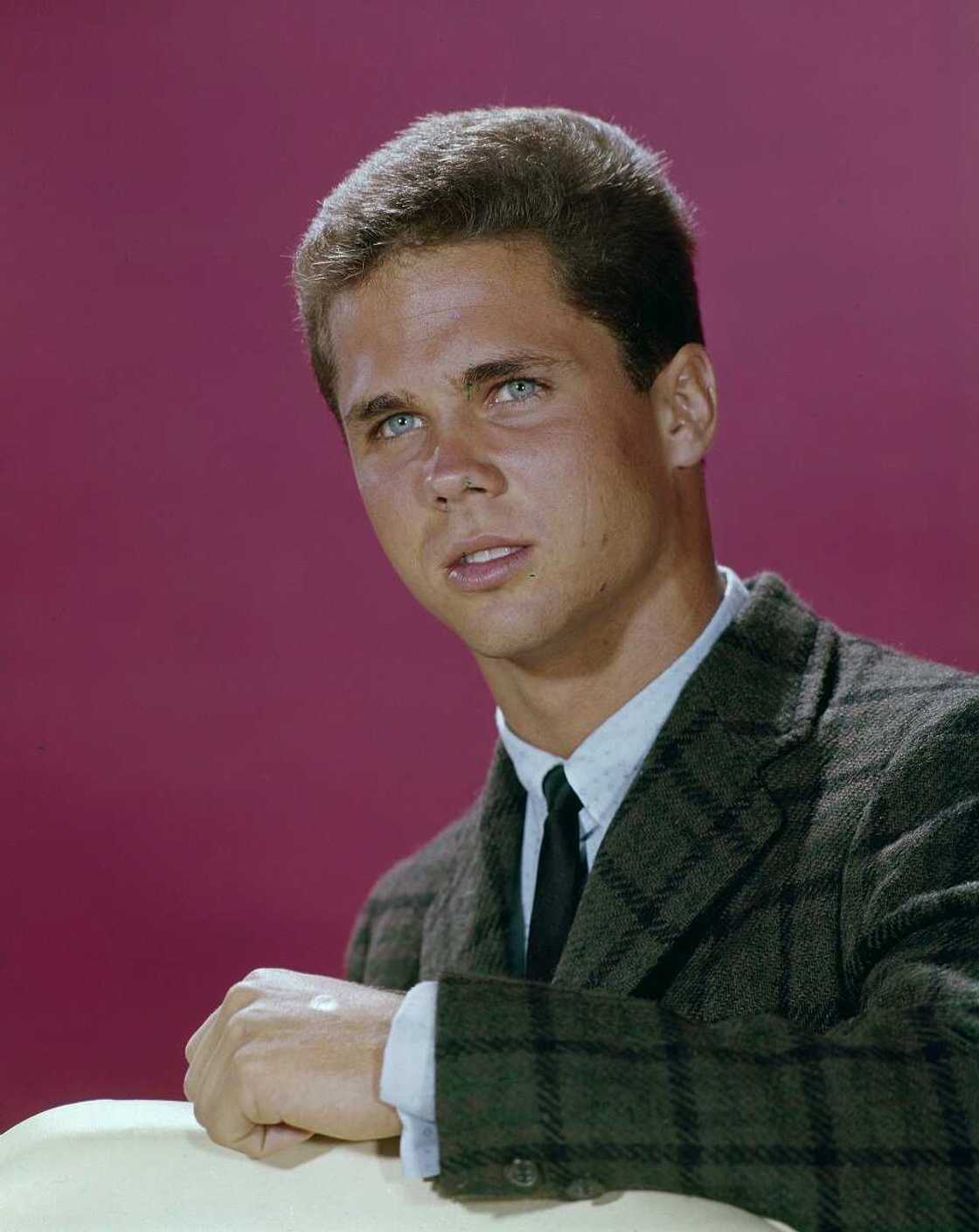 is Tony Dow still alive