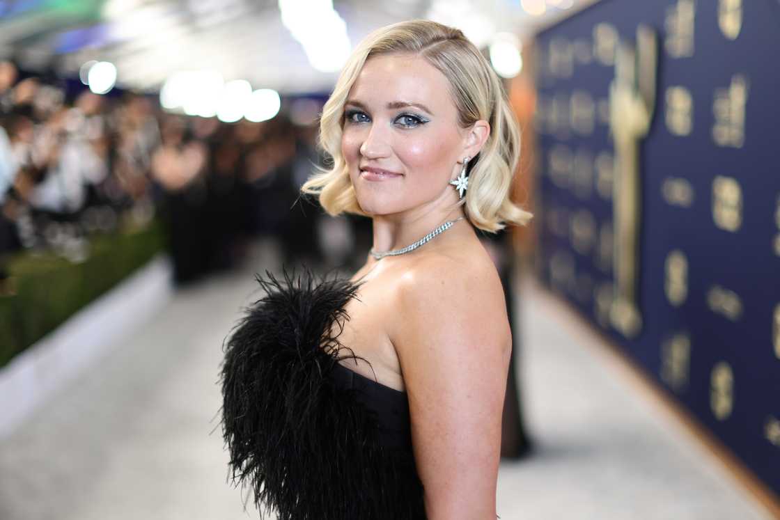 Emily Osment attends the Screen Actors Guild Awards at Barker Hangar in Santa Monica, California Emily Osment attends the Screen Actors Guild Awards at Barker Hangar in Santa Monica, California