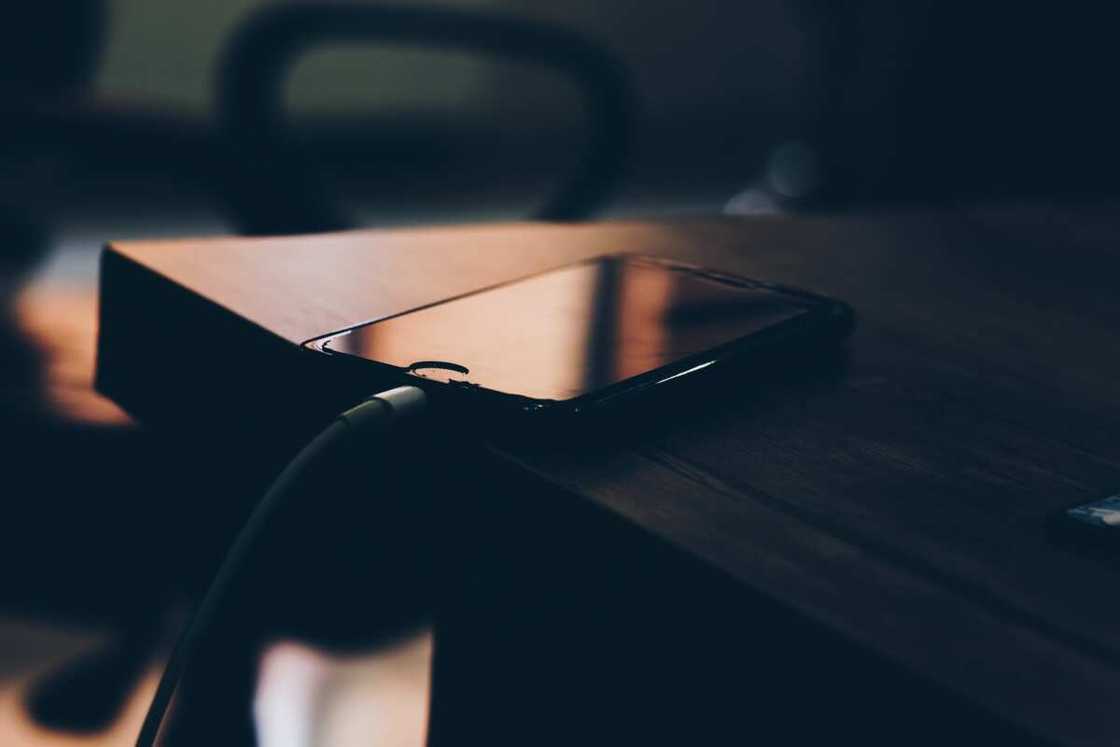 how to transfer pictures from computer to iPhone how to transfer pictures from computer to iPhone