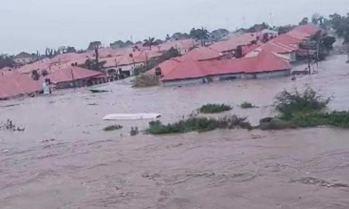 Yadda ruwa ya lakume gidaje a Abuja.