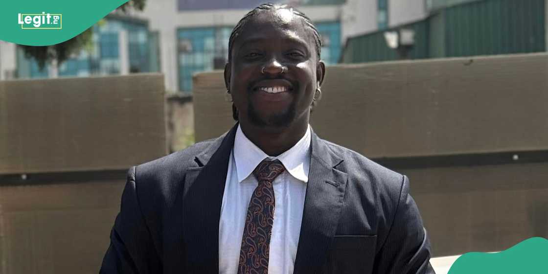 Sanwo-Olu's aide reacts as VeryDarkMan catches man pooing on Lagos road Sanwo-Olu's aide reacts as VeryDarkMan catches man pooing on Lagos road