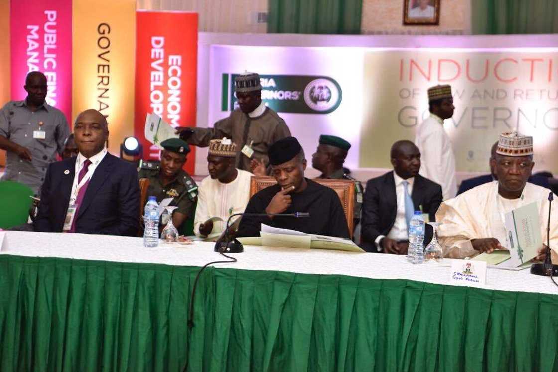 Kayatattun hotuna yayinda kungiyar NGF ta shirya wa zababbun gwamnoni liyafa Kayatattun hotuna yayinda kungiyar NGF ta shirya wa zababbun gwamnoni liyafa