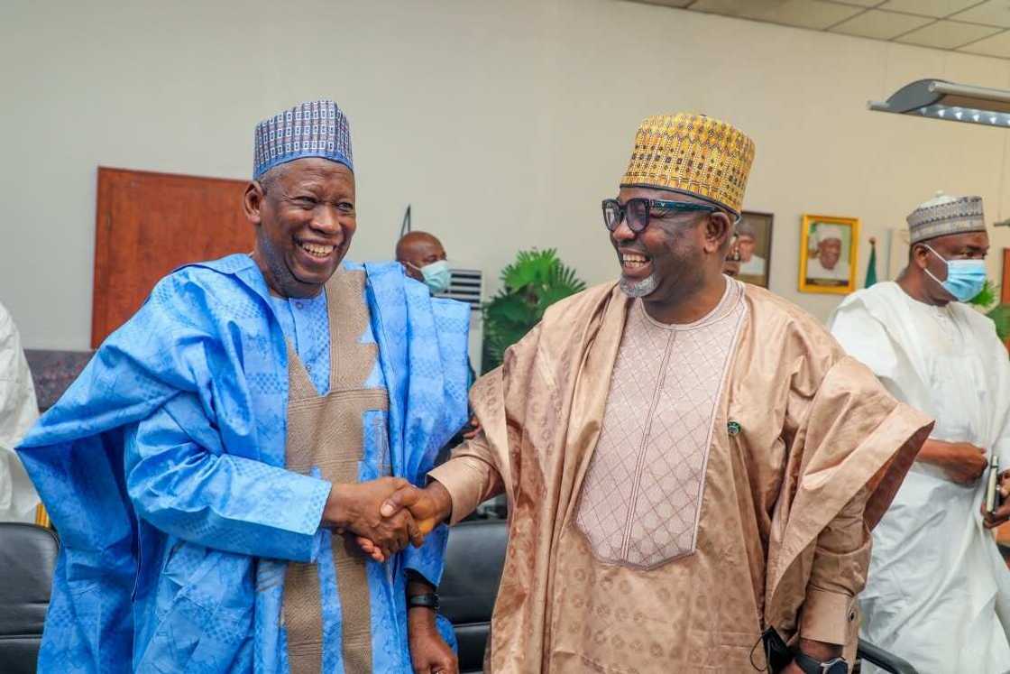 Gwamnan jihar Kano ya samu lambar yabon zakaran yaki da rashawa a Najeriya Gwamnan jihar Kano ya samu lambar yabon zakaran yaki da rashawa a Najeriya