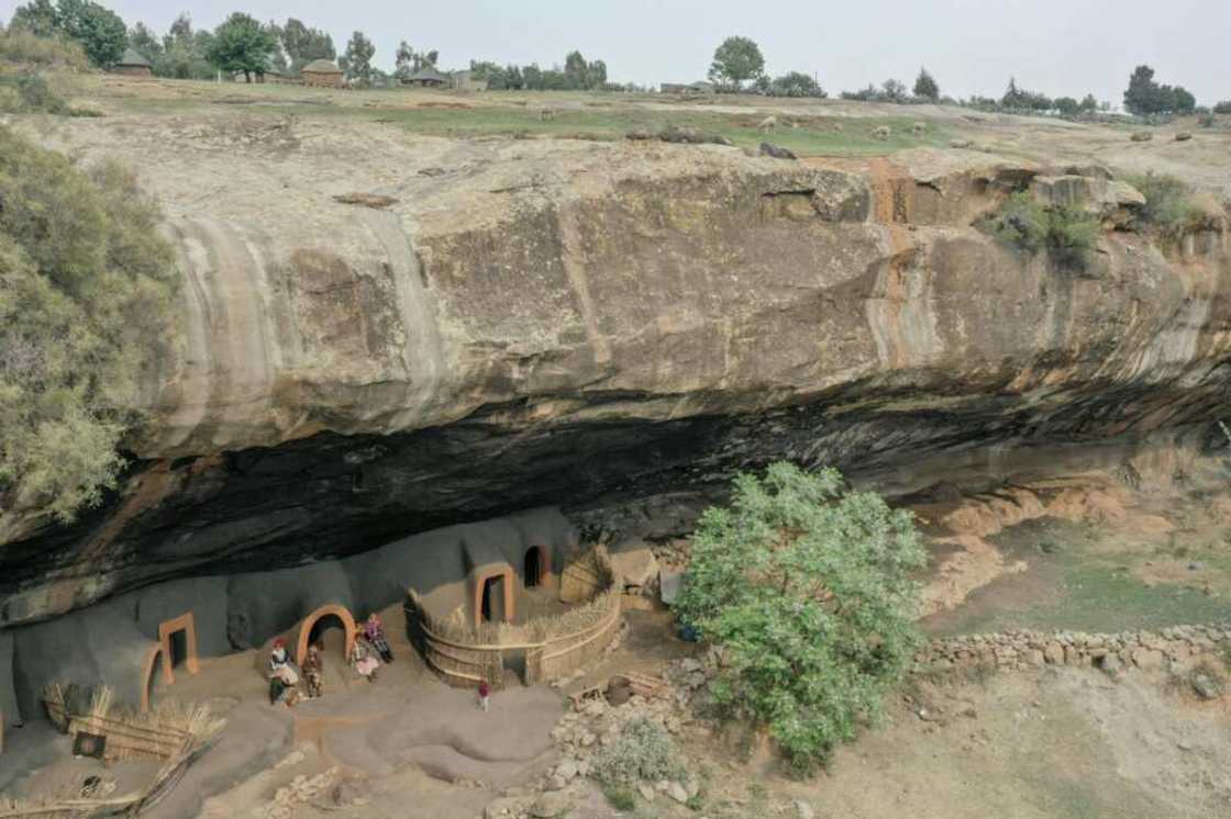 Inhabitants of the Kome Caves grow corn, sorghum and beans and raise chickens and cattle