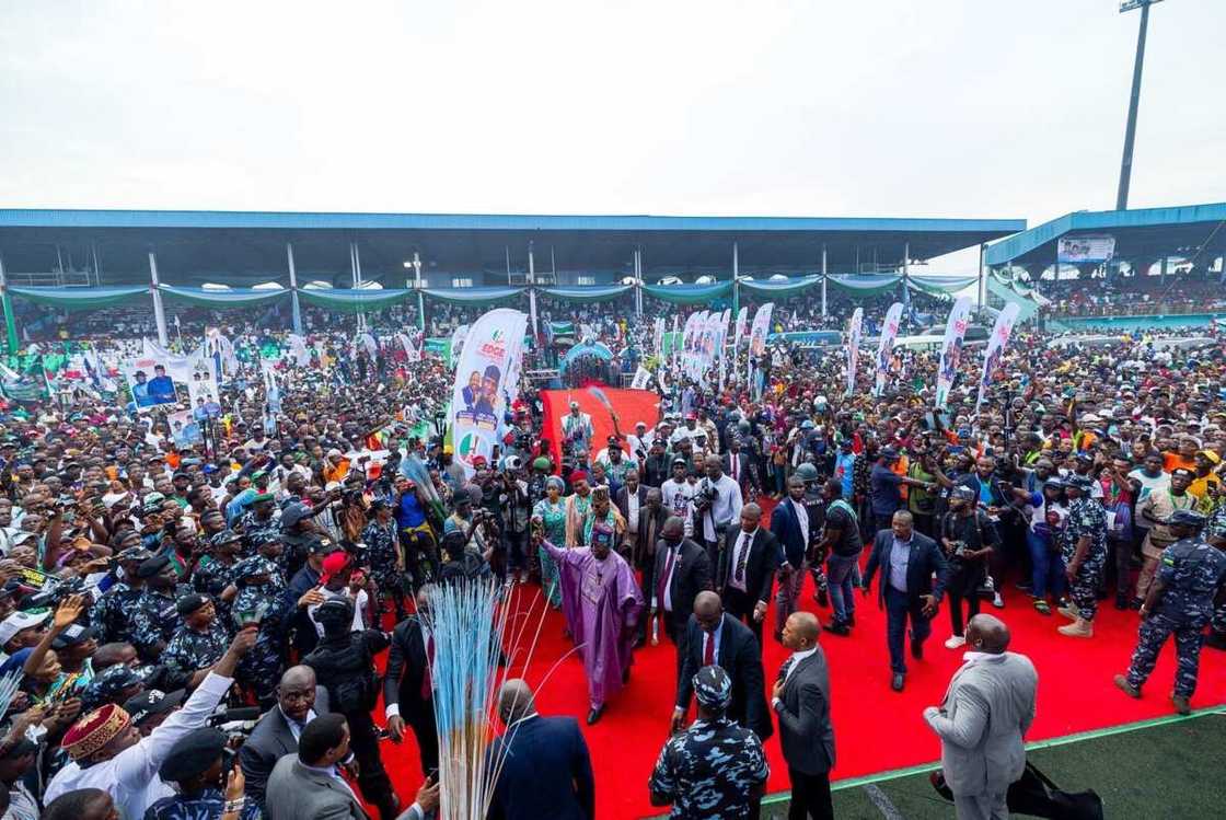 Taron APC a Delta. Taron APC a Delta.