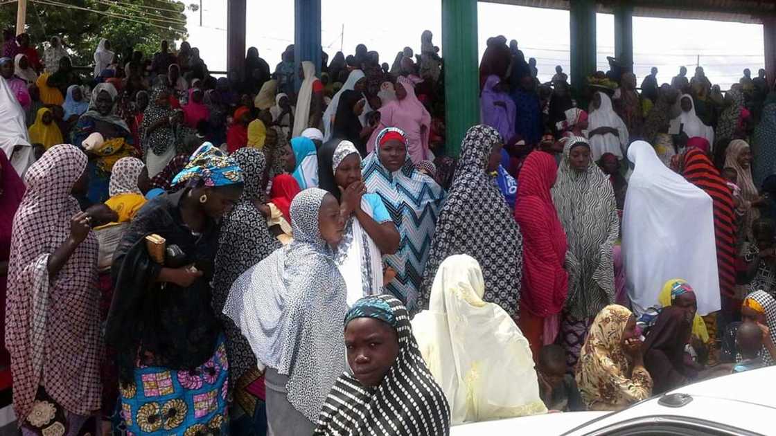 Hare-haren Katsina: Mutanen yankin sun fara komawa Batsari a matsayin masu gudun hijira Hare-haren Katsina: Mutanen yankin sun fara komawa Batsari a matsayin masu gudun hijira