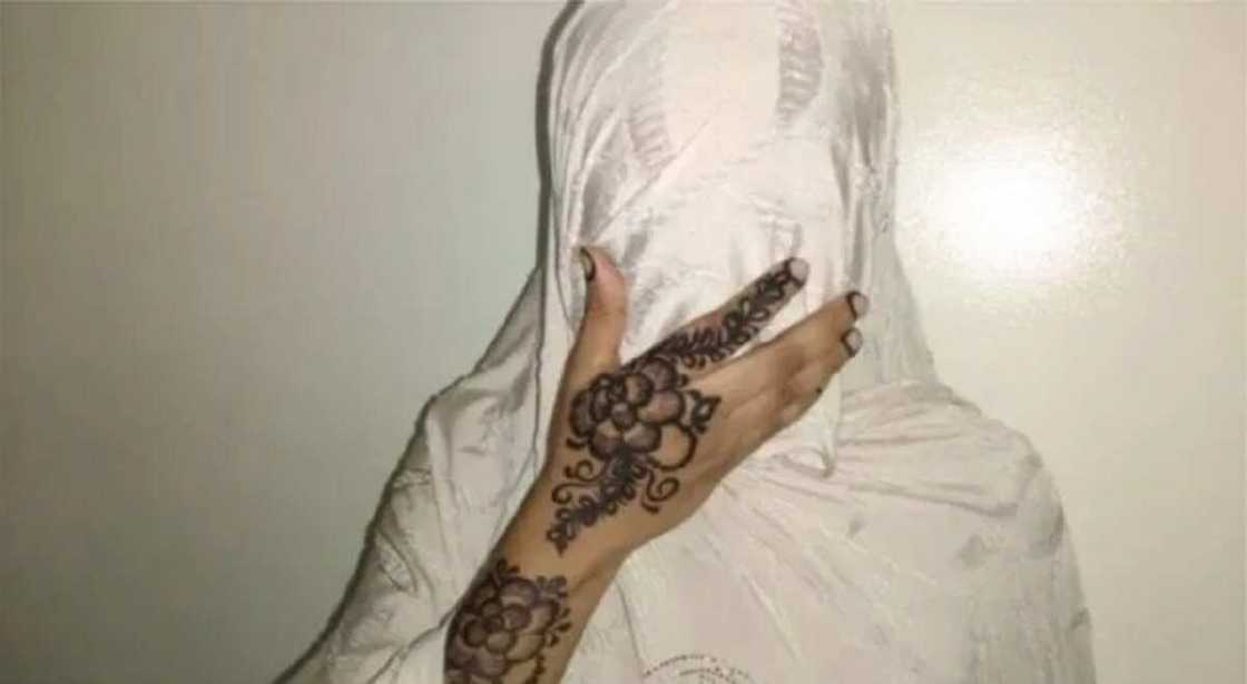 Tsohon Saurayin Amarya ya aikewa sabon angonta hotunanta na lalata, aure ya mutu a daren farko Tsohon Saurayin Amarya ya aikewa sabon angonta hotunanta na lalata, aure ya mutu a daren farko