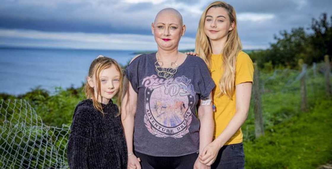 Mum battling breast cancer is giving kids one final Christmas with her Mum battling breast cancer is giving kids one final Christmas with her