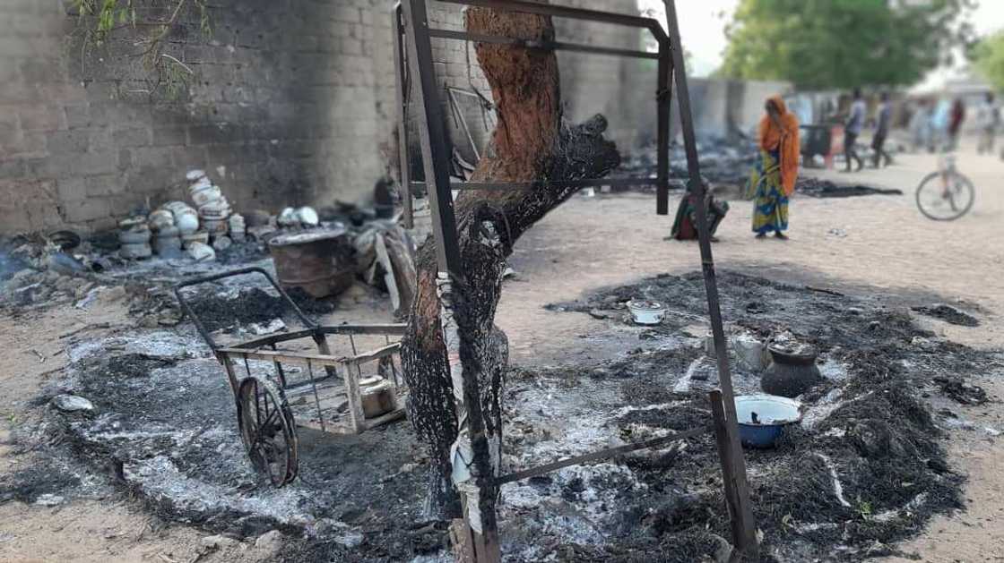 Kisa da kona gidaje: Hotunan barnar da mayakan Boko Haram suka tafka a Molai Kisa da kona gidaje: Hotunan barnar da mayakan Boko Haram suka tafka a Molai