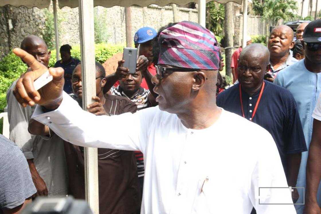 Lagos Governor Gifts N10 Million to Igbo Lady Announced as LASU’s Best Graduating Student Lagos Governor Gifts N10 Million to Igbo Lady Announced as LASU’s Best Graduating Student