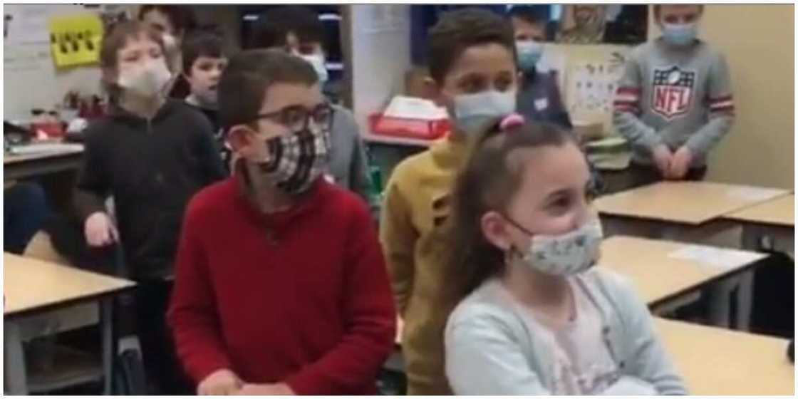 White school kids learn how to greet in Yoruba language (video) White school kids learn how to greet in Yoruba language (video)