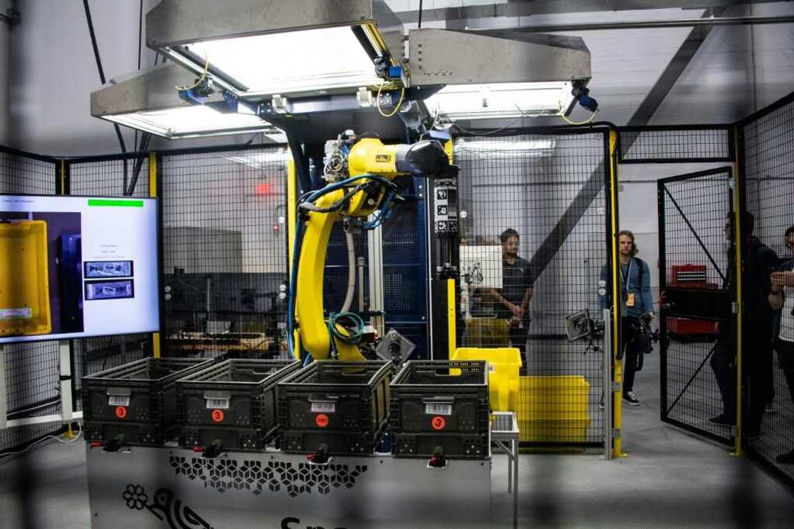 The sparrow robot is able to pick up unpackaged items to sort them at Amazon's BOS27 Robotics Innovation Hub in Westborough, Massachusetts on November 10, 2022 The sparrow robot is able to pick up unpackaged items to sort them at Amazon's BOS27 Robotics Innovation Hub in Westborough, Massachusetts on November 10, 2022