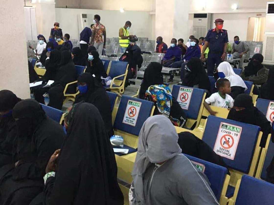 Kimanin yan Najeriya 400 da suka makale a Saudiyya sun dawo gida (Hotuna)