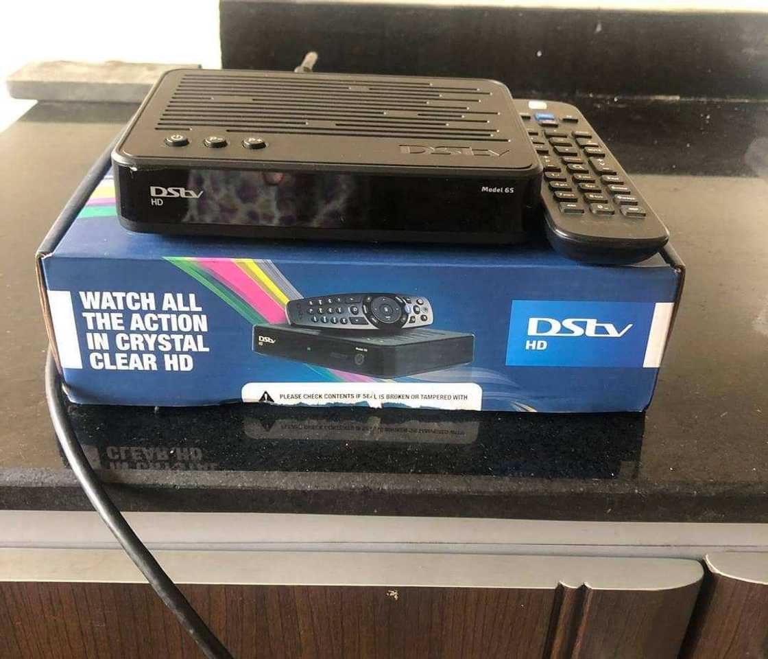 how to reset DStv decoder