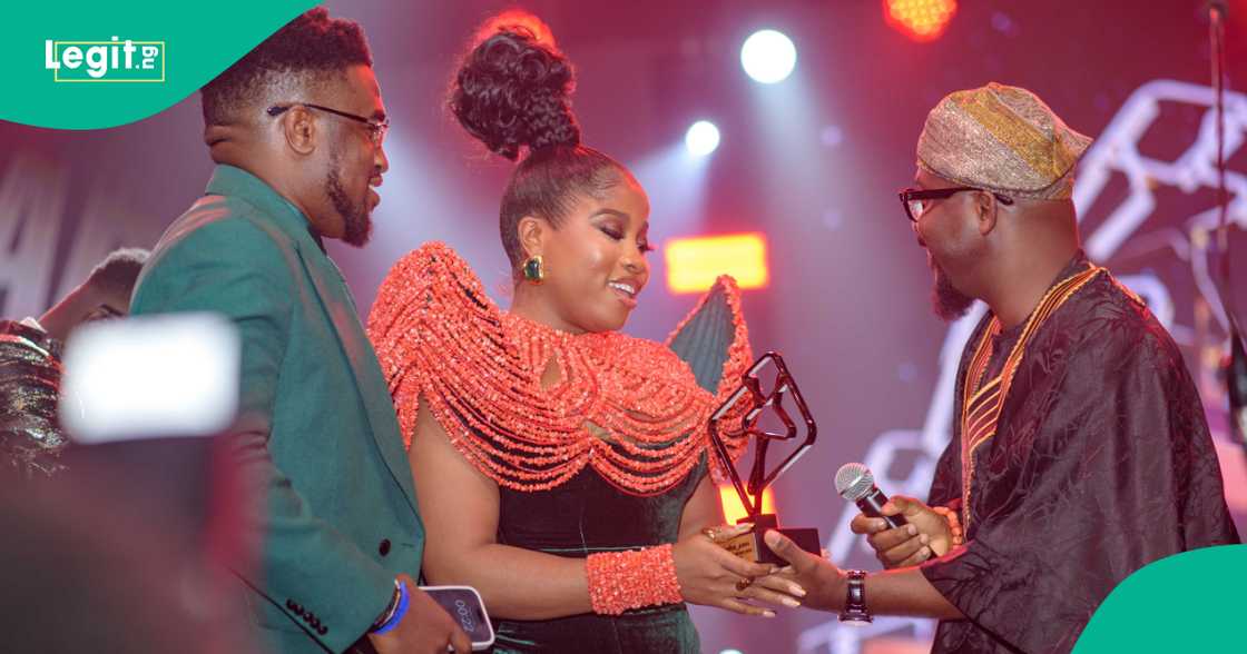 Vekee James, Folagade, Tomike, Peller, other win bug at 2025 Trendupp Awards. Vekee James, Folagade, Tomike, Peller, other win bug at 2025 Trendupp Awards.