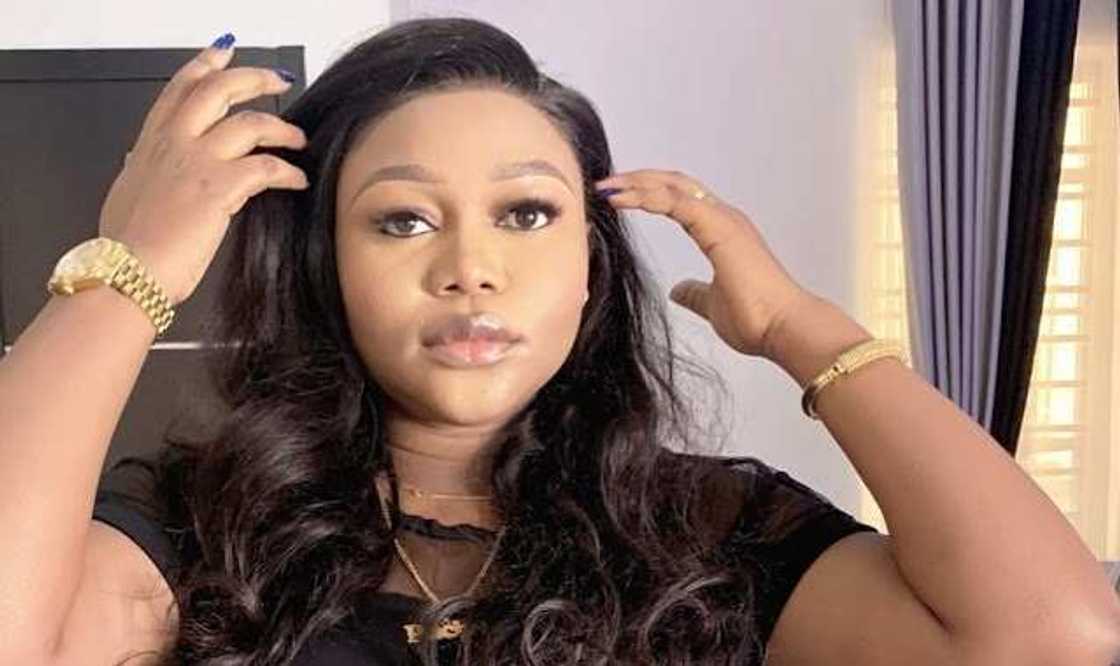 Kada ka damu kan ka, ƴan Najeriya ba su cancanci taimako ba, Jaruma Ruth Kadiri Kada ka damu kan ka, ƴan Najeriya ba su cancanci taimako ba, Jaruma Ruth Kadiri