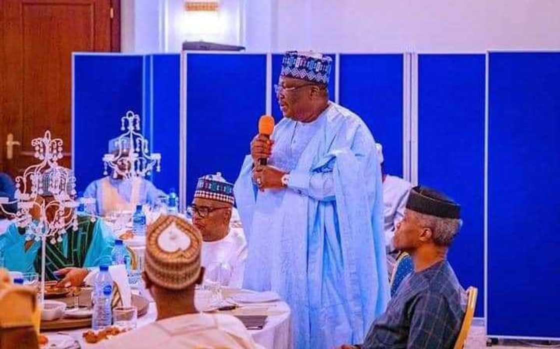 2023: Lawan ya bayyana abinda Osinbajo yace wa sanatocin APC, ya sanar da martanin da suka masa 2023: Lawan ya bayyana abinda Osinbajo yace wa sanatocin APC, ya sanar da martanin da suka masa