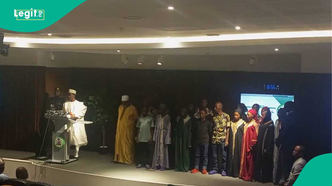 Janar Tsiga ya koka kan wahalhalun da suka sha a hannun yan bindiga Janar Tsiga ya koka kan wahalhalun da suka sha a hannun yan bindiga