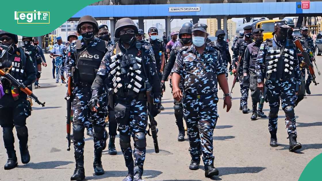 Police arrest EndSARS protesters in Lagos Police arrest EndSARS protesters in Lagos