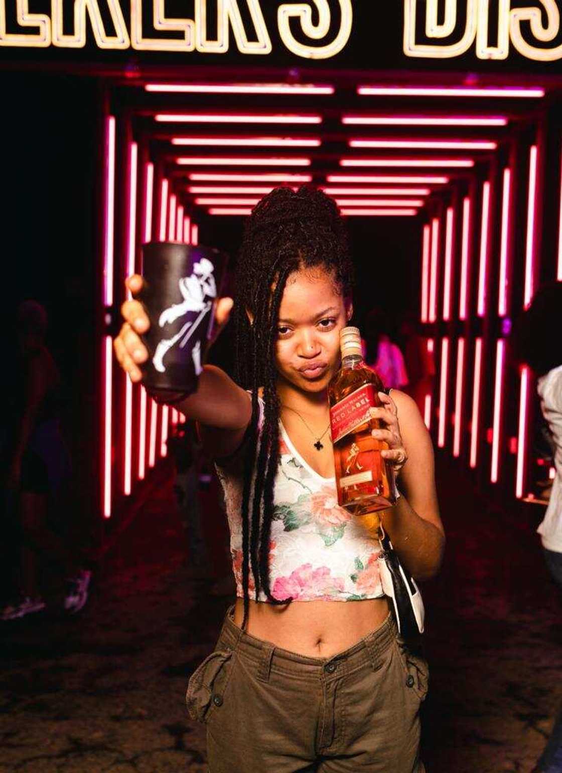 Reekado Banks, Crayon, Blaqbonez, Others Thrilled Fans at Walkers District Ibadan Reekado Banks, Crayon, Blaqbonez, Others Thrilled Fans at Walkers District Ibadan