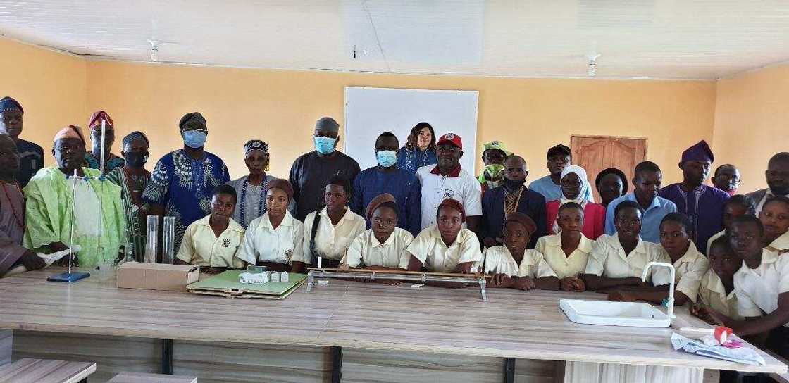 International Breweries Promotes STEM Education, Donates Science Laboratory to Community Grammar School