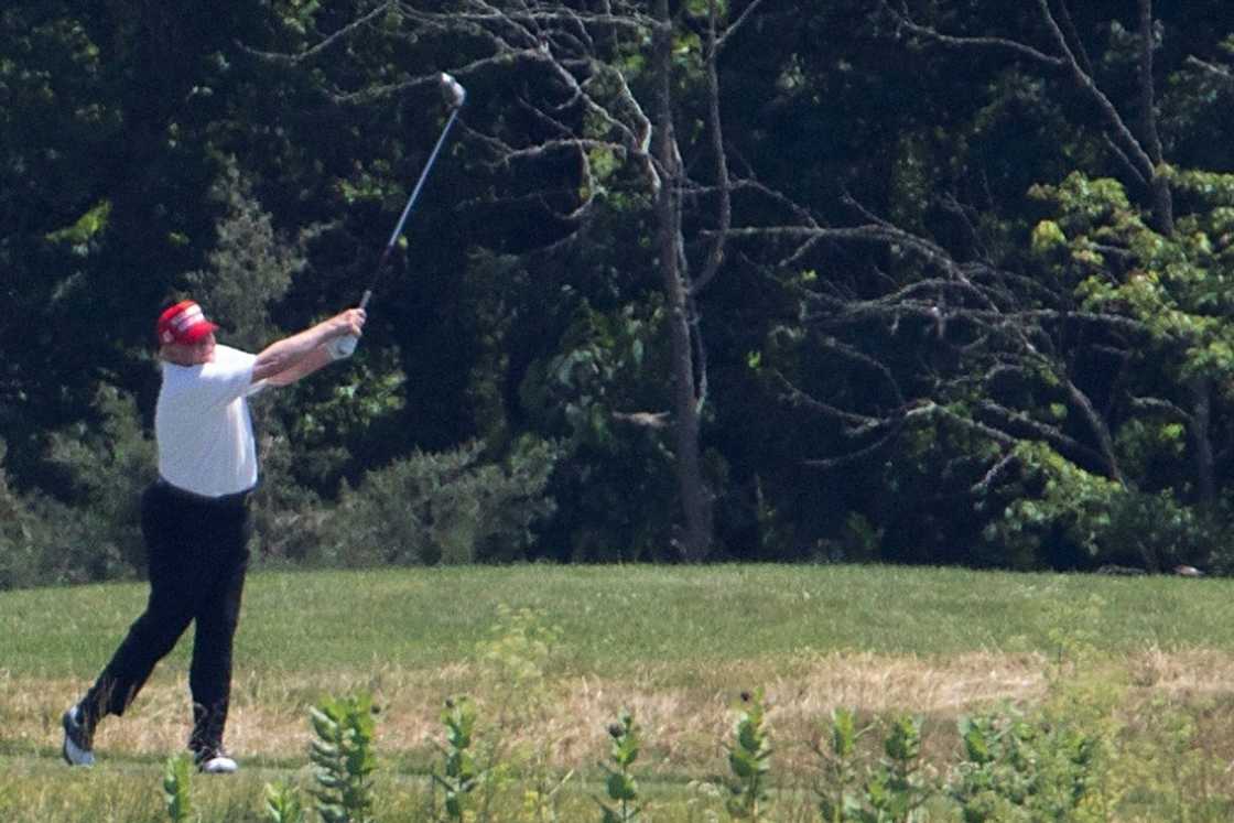 The biggest purchasers of Trump's crypto memecoin are invited to a private dinner at his Virginia golf club, with a White House tour for the top 25 investors The biggest purchasers of Trump's crypto memecoin are invited to a private dinner at his Virginia golf club, with a White House tour for the top 25 investors