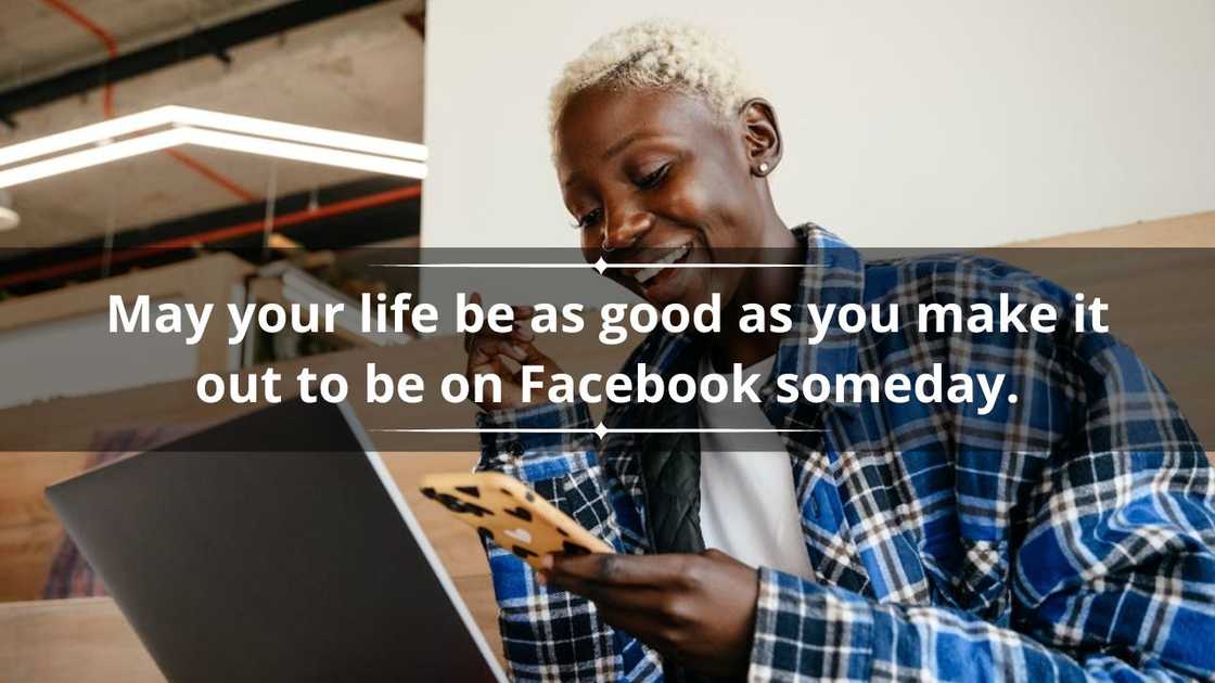 What should I write on my Facebook status? What should I write on my Facebook status?