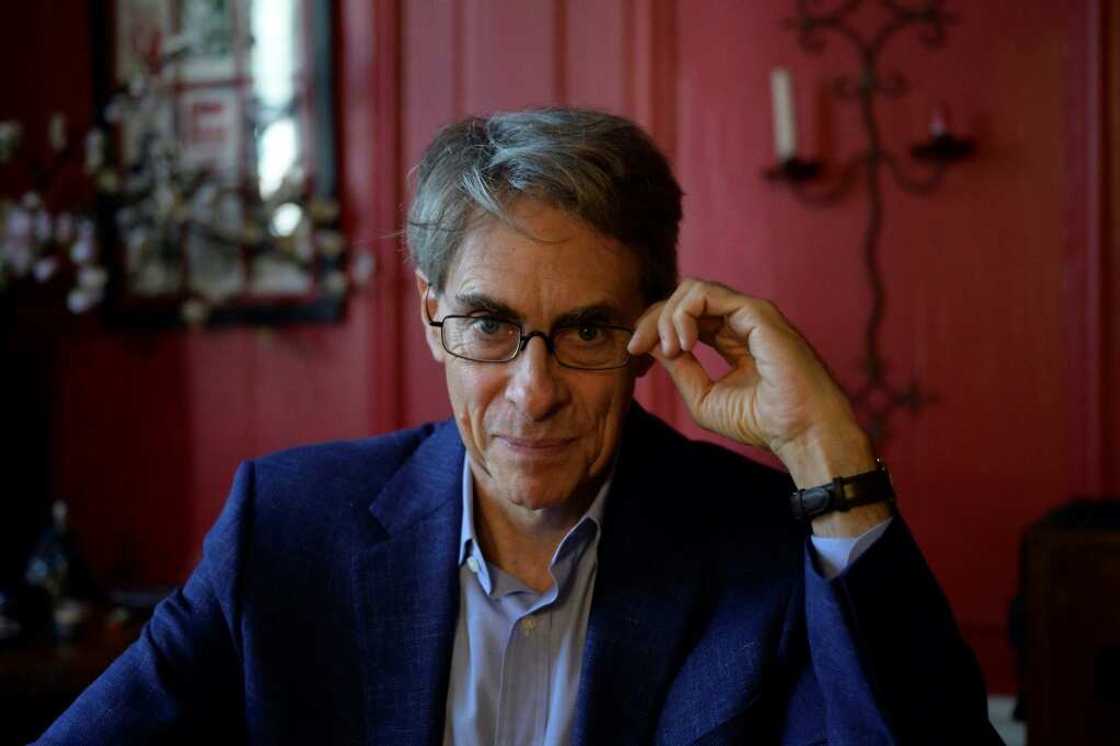 Human Rights Watch (HRW) executive director Kenneth Roth is stepping down after three decades in the role Human Rights Watch (HRW) executive director Kenneth Roth is stepping down after three decades in the role