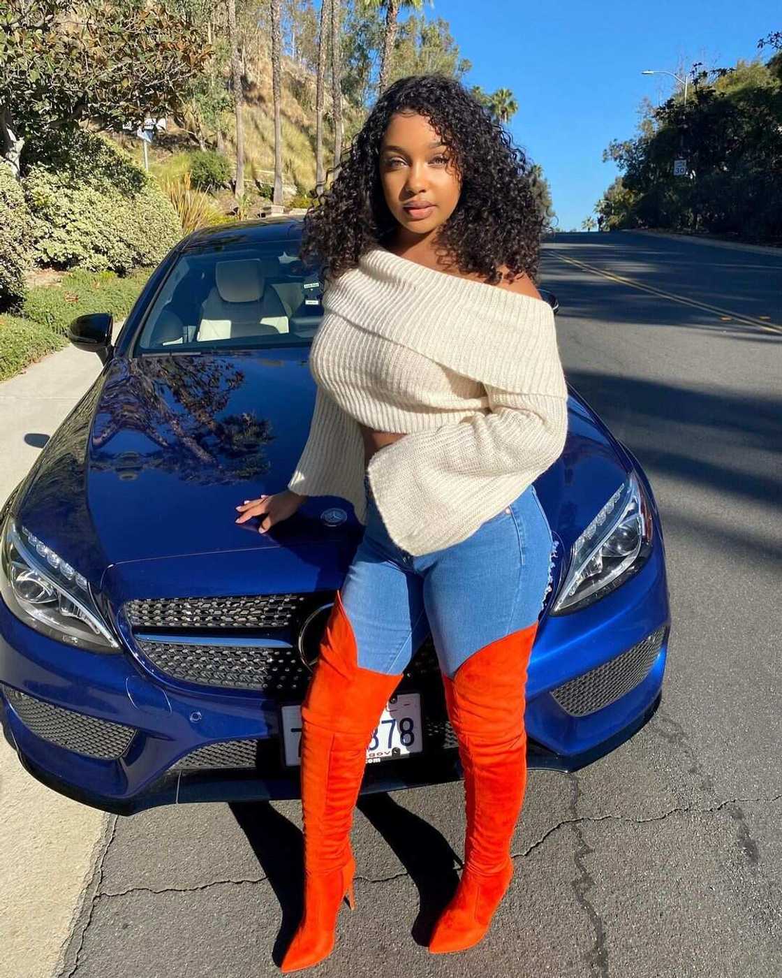 Corie Rayvon hot Corie Rayvon hot