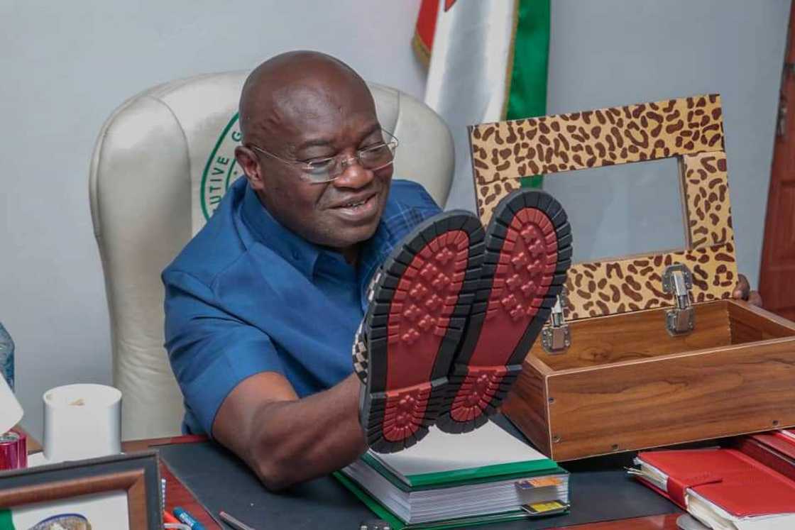 Gwamnan Abia, Okezie Ikpeazu Gwamnan Abia, Okezie Ikpeazu