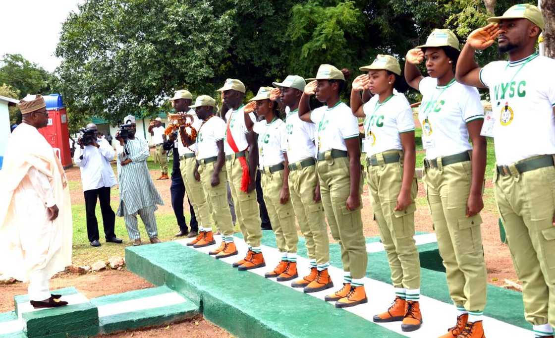 'Yan bautar kasa 13 sun kamu COVID-19 a sansanin NYSC 'Yan bautar kasa 13 sun kamu COVID-19 a sansanin NYSC