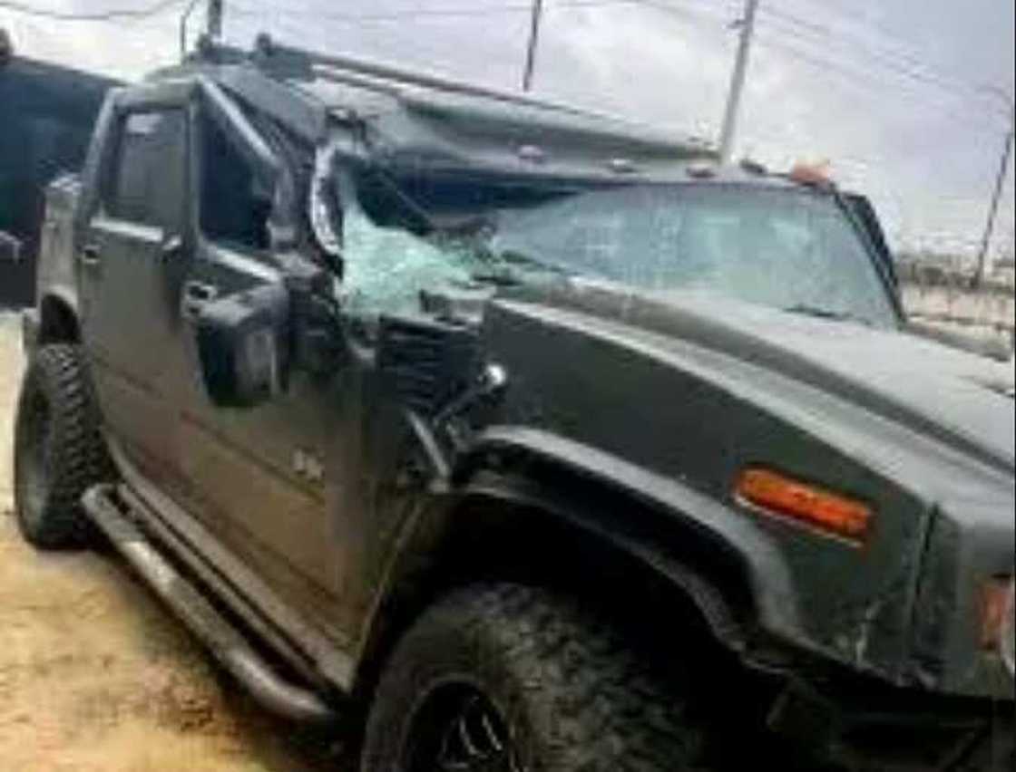 Yadda 'yan bindiga suka farmaki motar kanin tsohon gwamna Yadda 'yan bindiga suka farmaki motar kanin tsohon gwamna